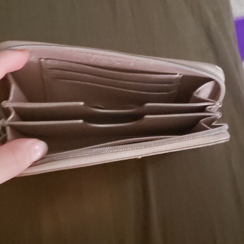 Wallet - Picture 2 of 3
